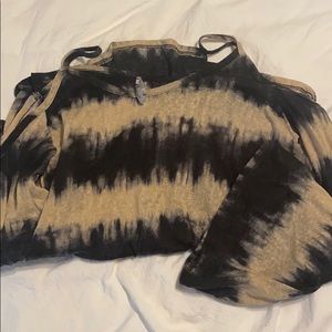 Open shoulder long sleeve shirt